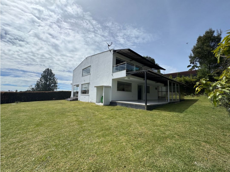 Casa moderna en venta en Envigado Loma del Escobero con vista — foto 2