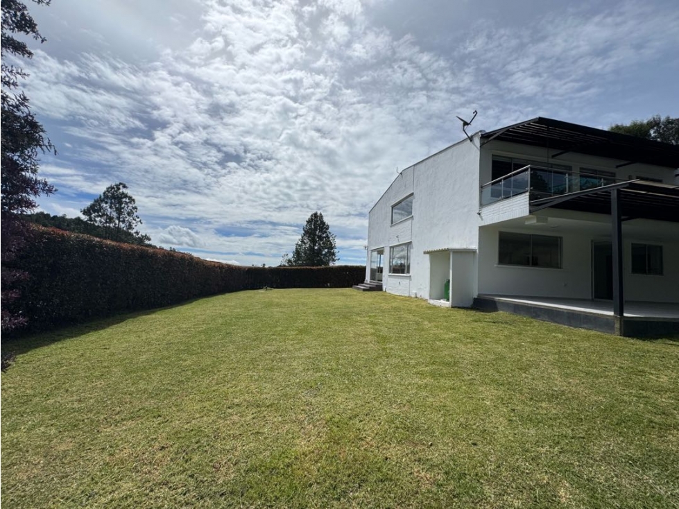 Casa moderna en venta en Envigado Loma del Escobero con vista — foto 3