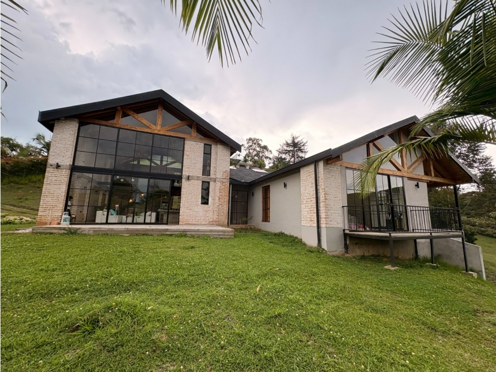 Casa moderna para la venta en el Carmen de viboral