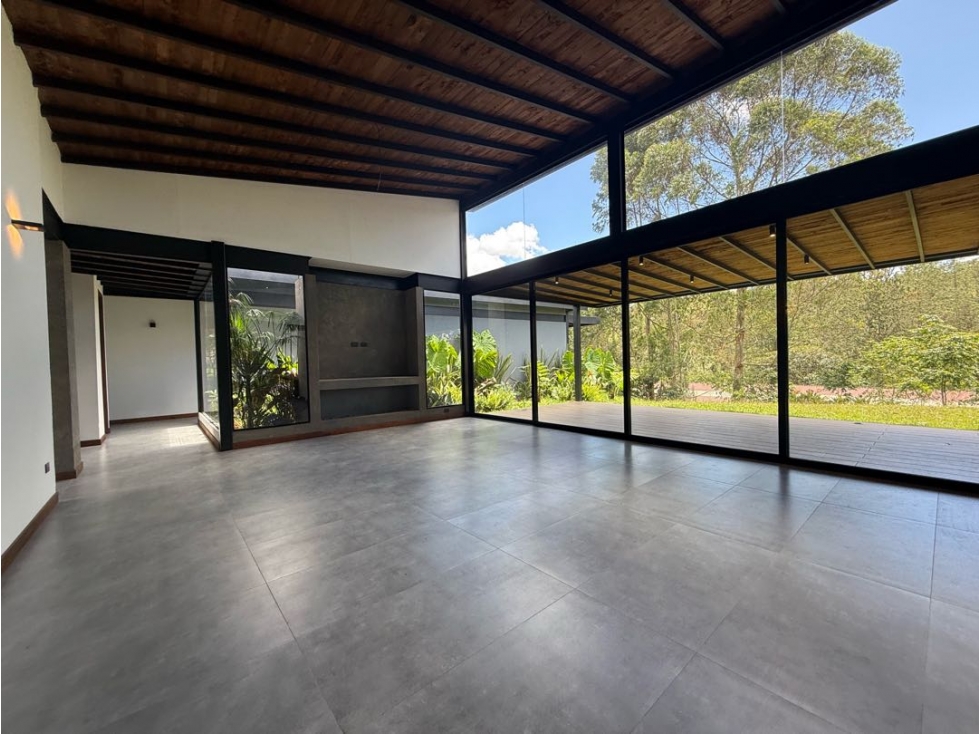 CASA MODERNA UBICADA EN EL RETIRO — foto 3