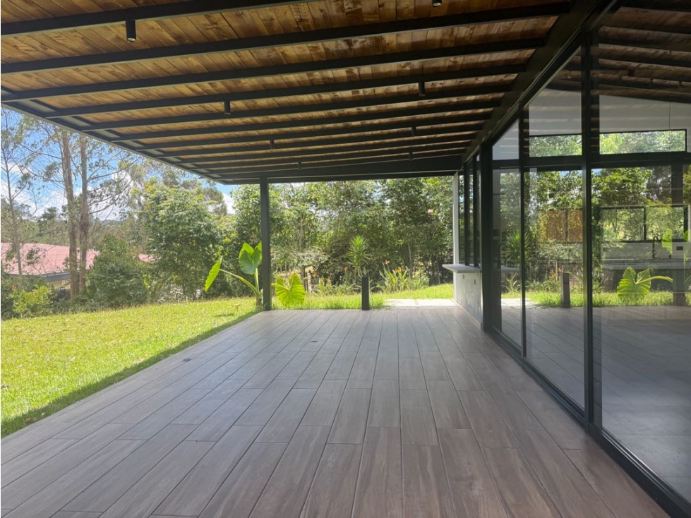 CASA MODERNA UBICADA EN EL RETIRO — foto 4