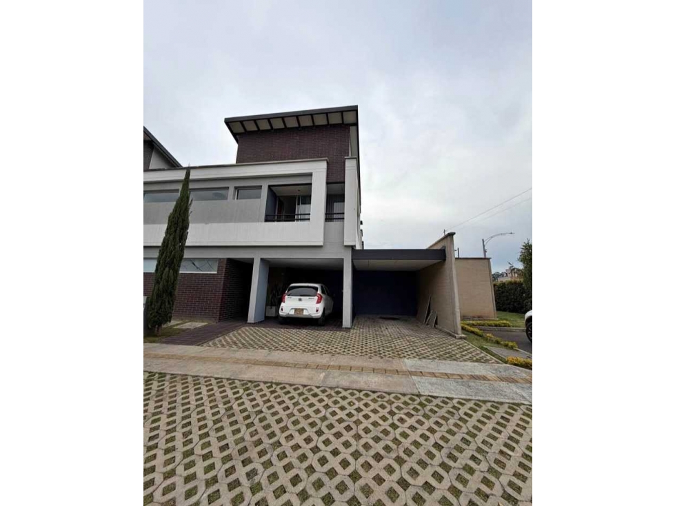 CASA MODERNA UNIDAD CERRADA EN RIONEGRO
