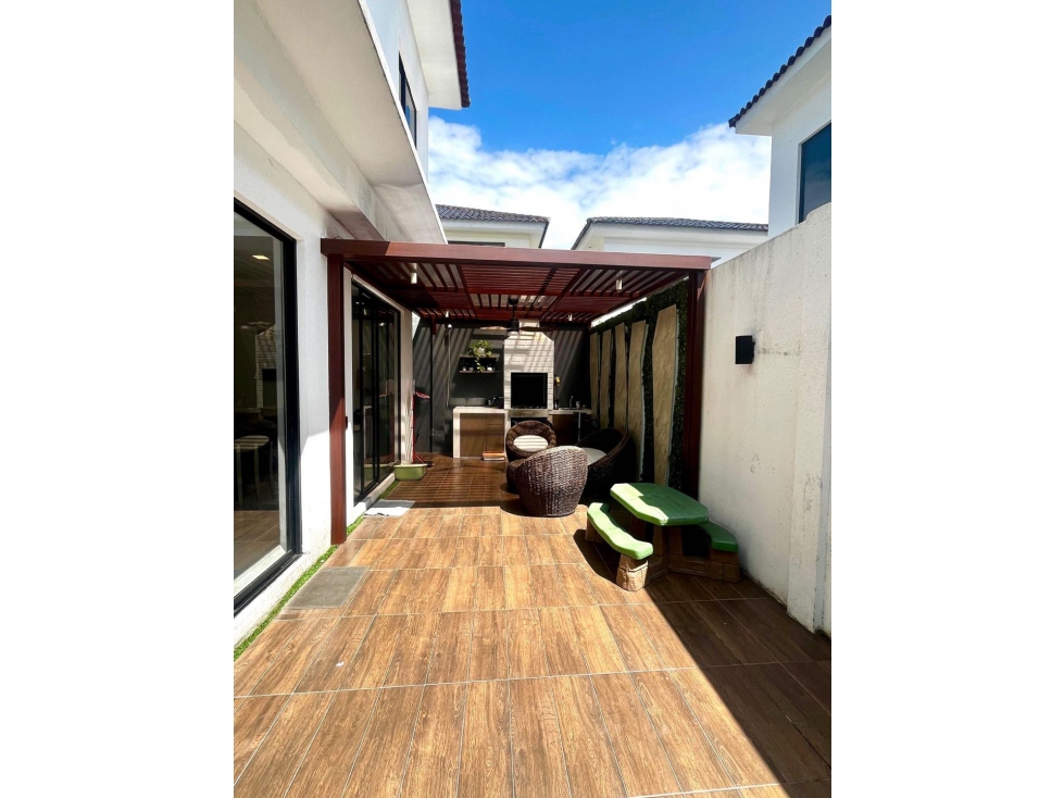 Casa moderna - Urb. Punta Esmeraldas