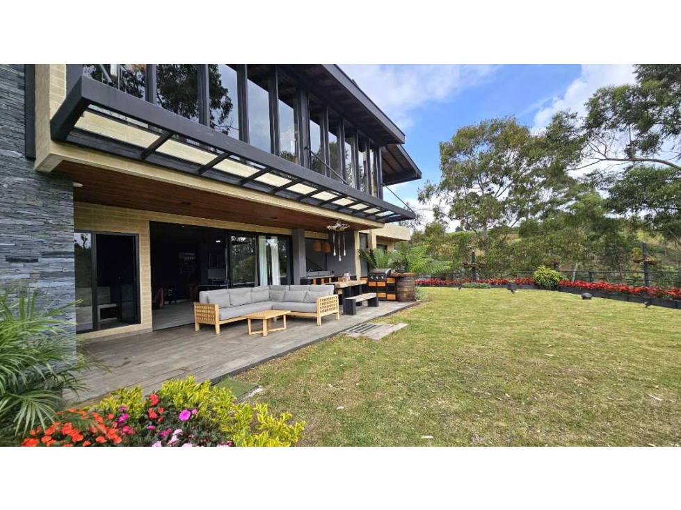 Casa de Lujo de 550m² con Sala de Cine y Jacuzzi en Alto de Palmas — foto 2