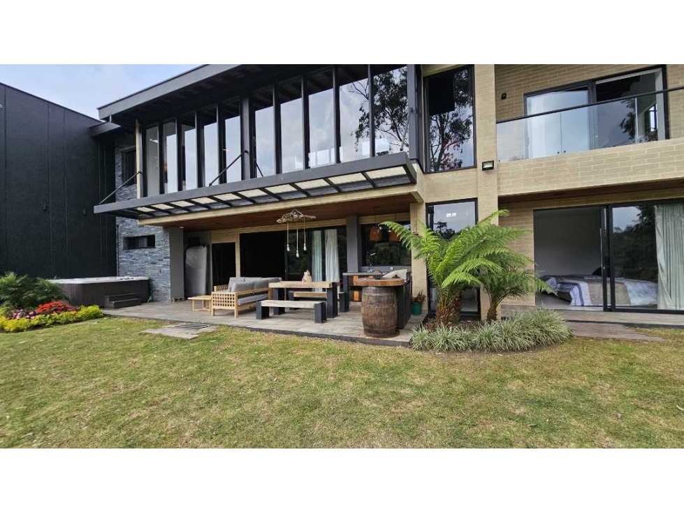 Casa de Lujo de 550m² con Sala de Cine y Jacuzzi en Alto de Palmas — foto 5