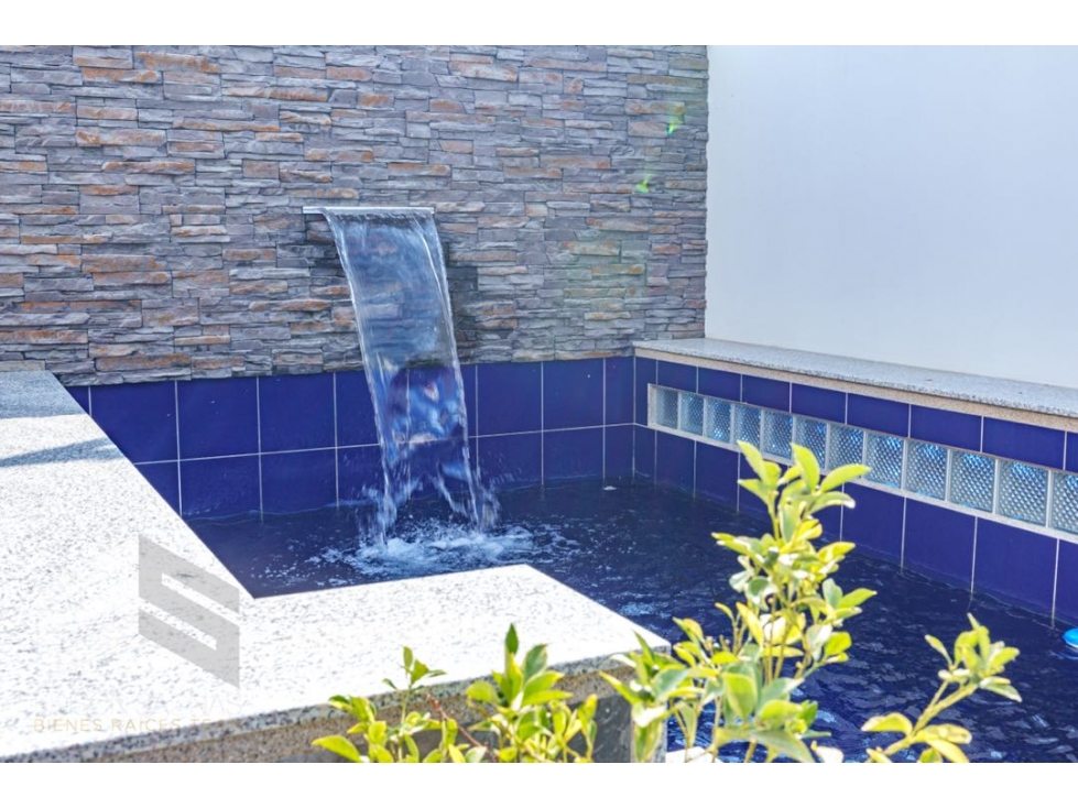 Casa Moderna y Espaciosa con 4 Dormitorios y Piscina@