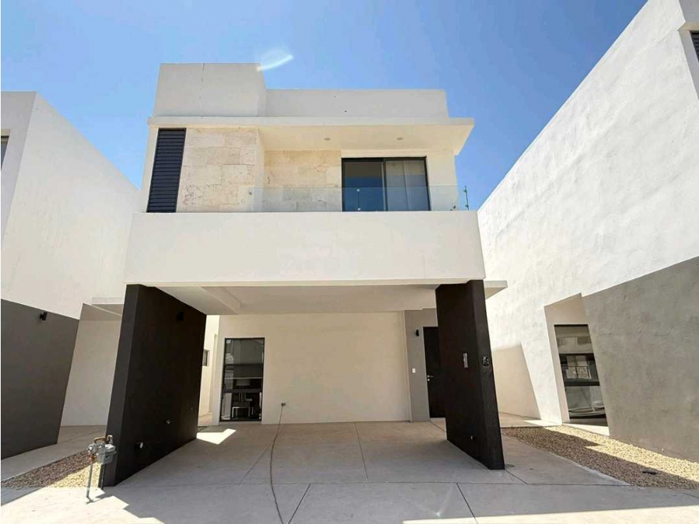 Casa moderna y fina. Himalaya. Áreas verdes espaciosas en Juárez