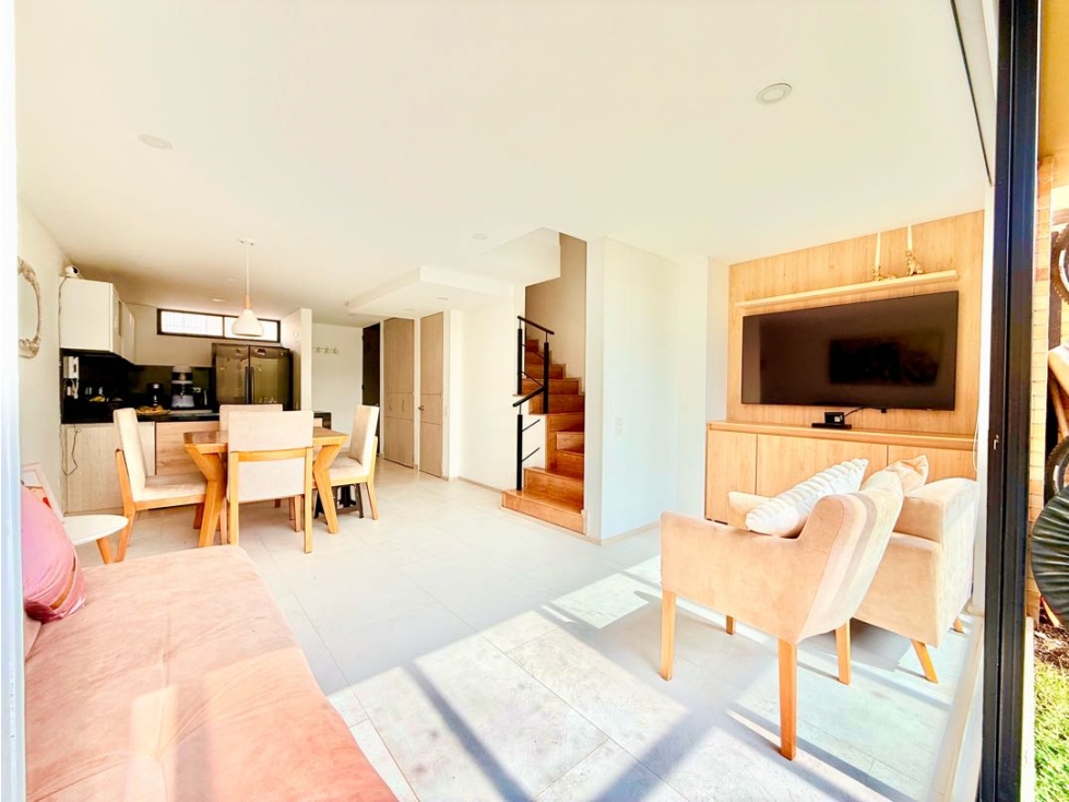 CASA MODERNOS ACABADOS DE 116 m2, CON BAÑO PRIVADO EN CADA HABITACIÓN