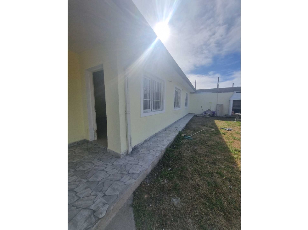 Casa más departamento con galpón y pileta Carlos paz - 3