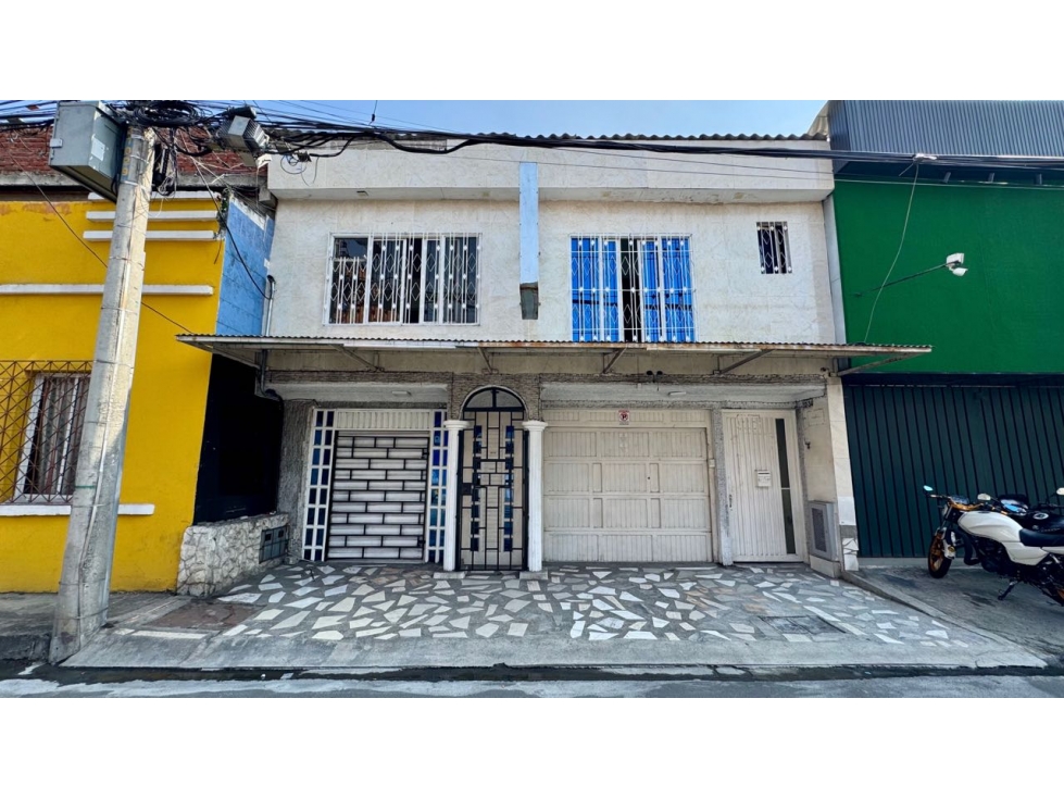 Casa con apartamentos y local en venta Barrio El Centro Palmira Valle