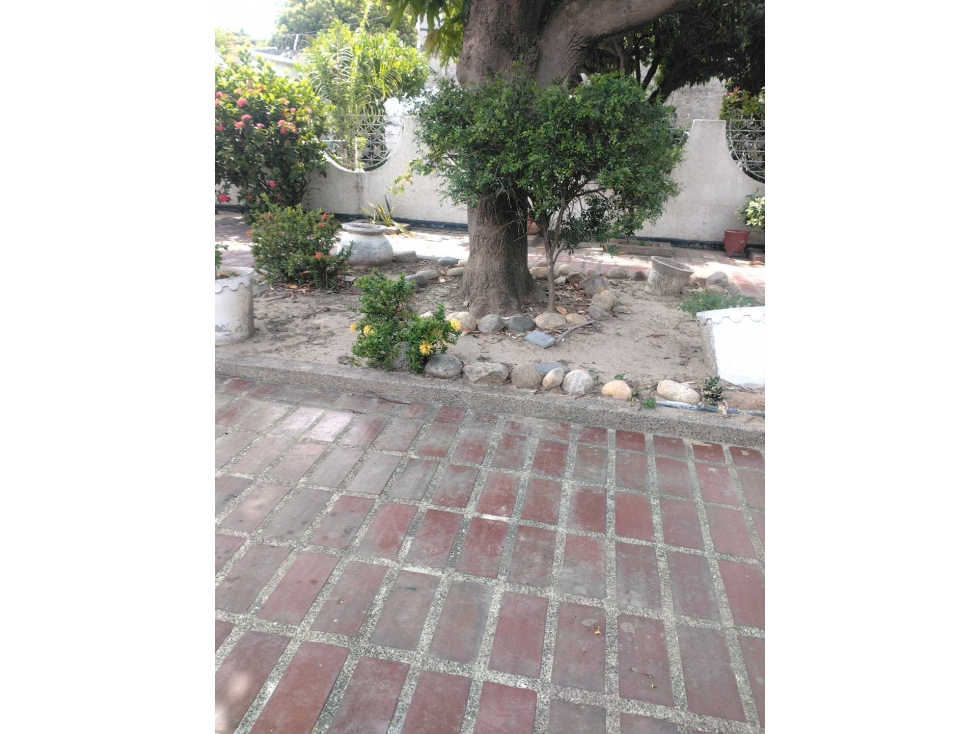 Casa Multifamiliar en Riascos a una cuadra del libertador 005K — foto 2