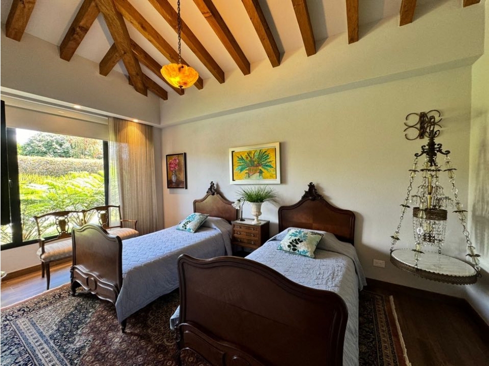 Casa única con pub ingles e invernadero de orquídeas sector rionegro — foto 6