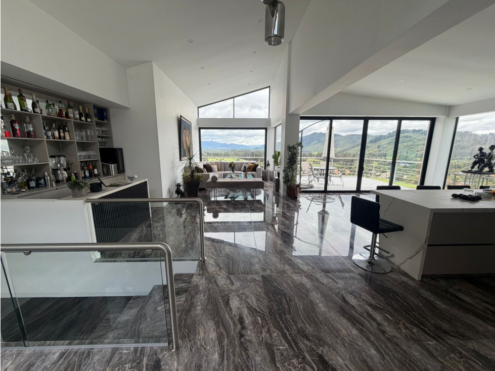 ¡CASA NUEVA DE 450 M² CON VISTA PANORÃMICA EN APOSENTOS! - 3