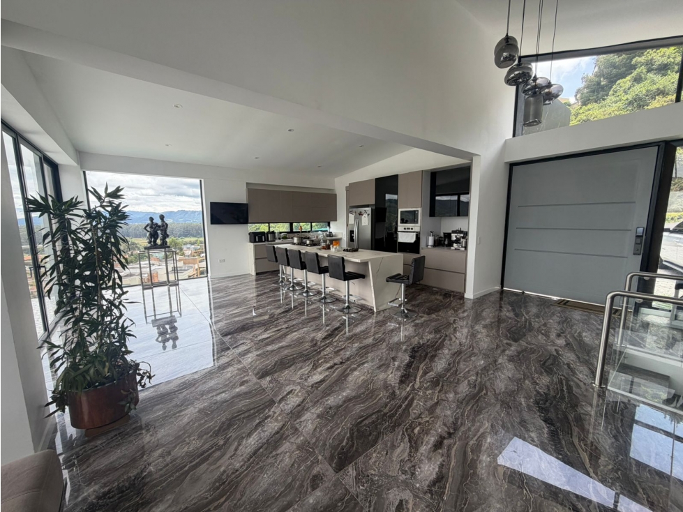 ¡CASA NUEVA DE 450 M² CON VISTA PANORÃMICA EN APOSENTOS! - 2