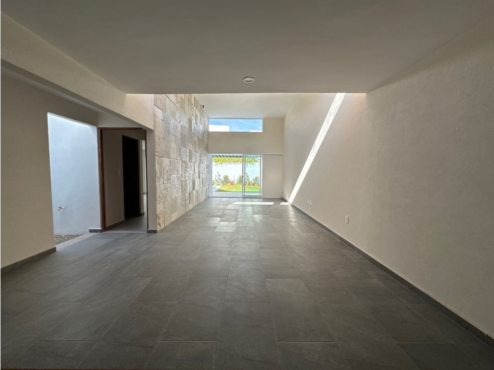 PCasa nueva de un nivel con alberca y jardín privados en venta - 5