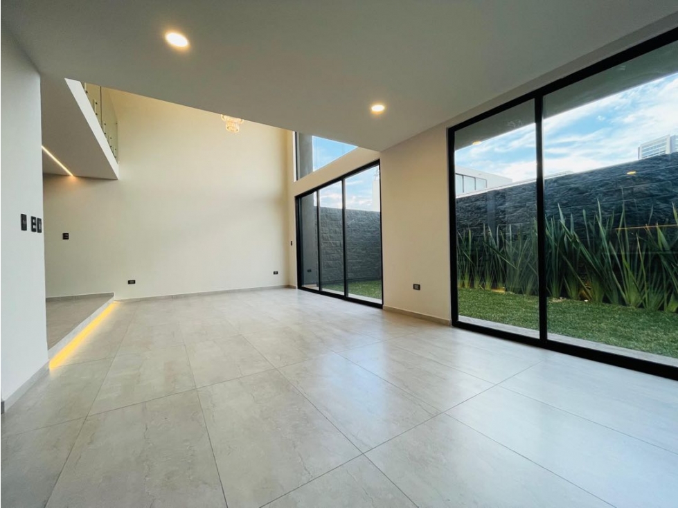 Casa nueva en renta en lomas de Angelopolis 2 y recámara en PB! - 4