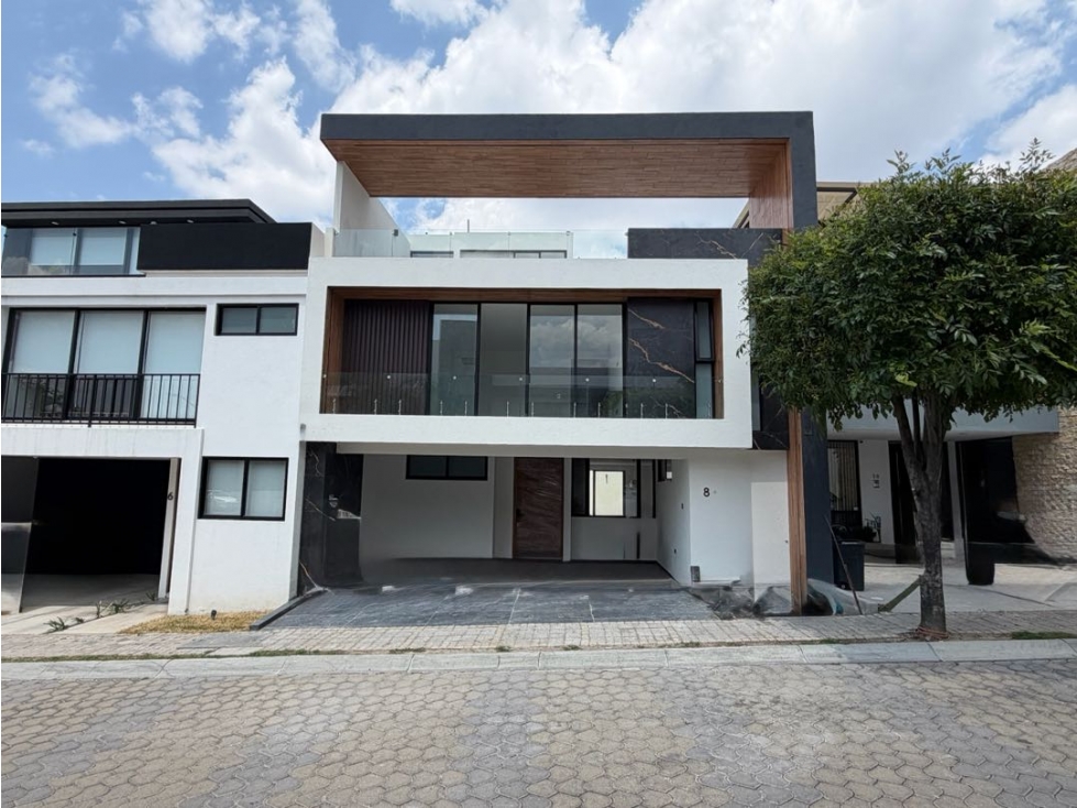 Casa nueva en venta a dos minutos de Barrio Cascatta Lomas Angelopolis