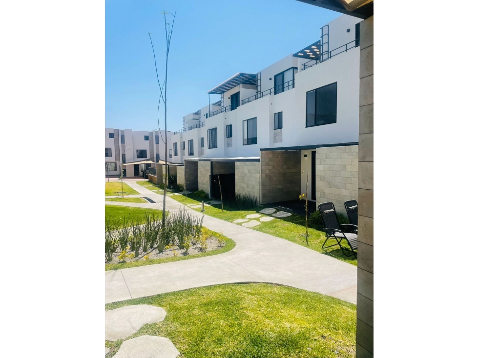CASA NUEVA EN VENTA MODERNA A 20 MIN DE CUERNA CON VIGILANCIA