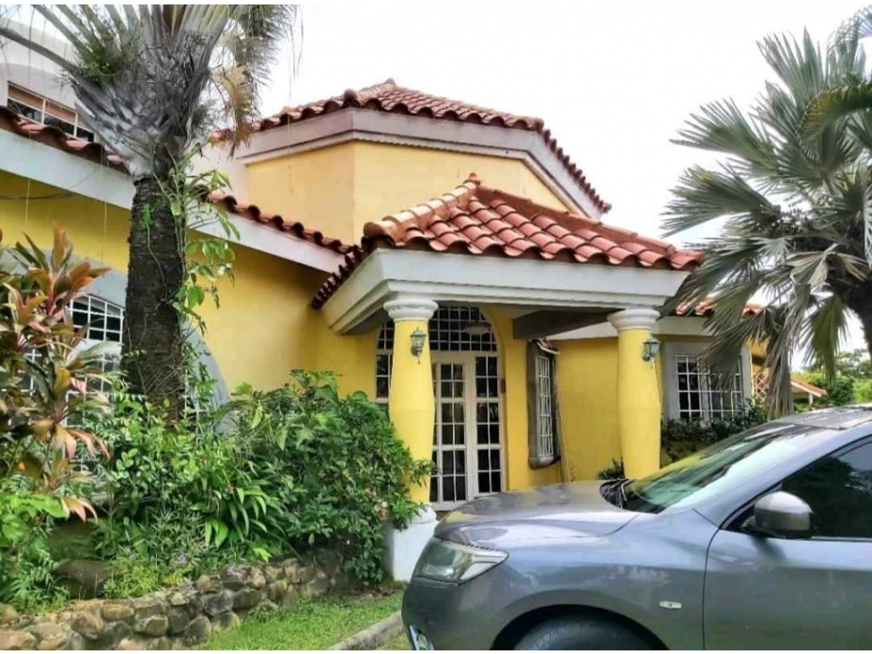 VENTA DE CASA EN CORONADO, GRANDE CON PISCINA 4 RECAMARAS