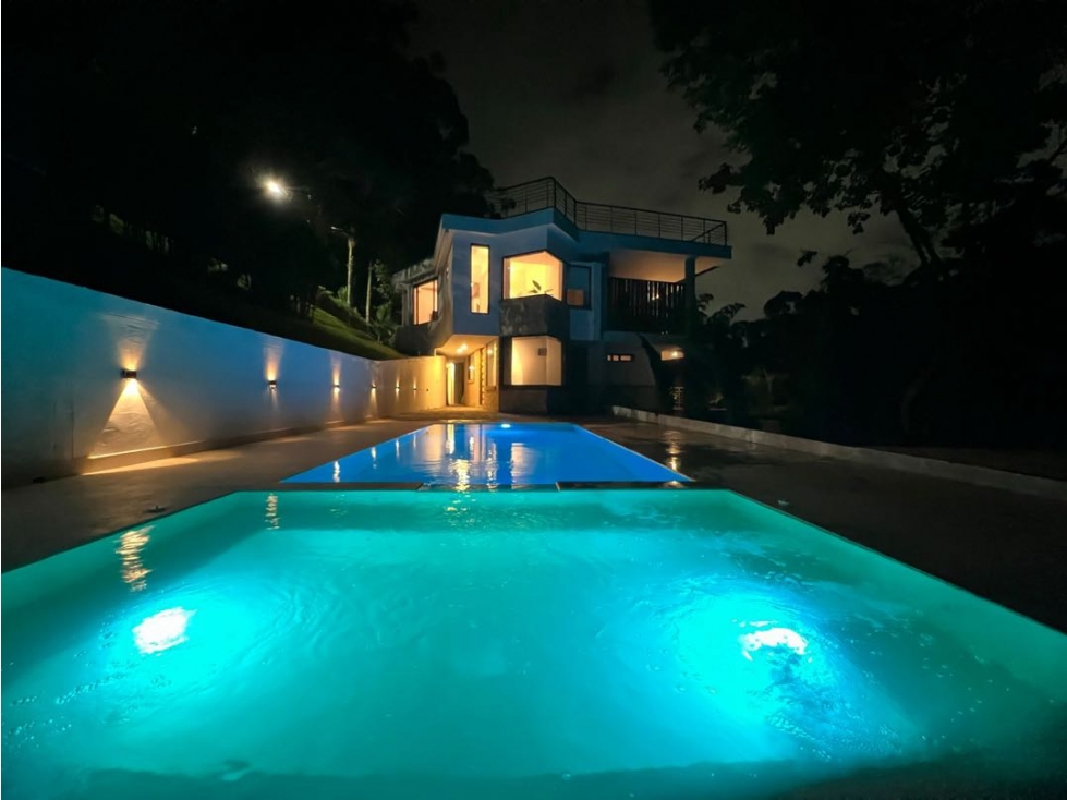 Casa para Arriendo Amoblado en el Poblado San Lucas