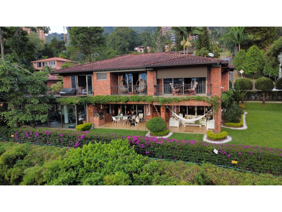 CASA PARA ARRIENDO UBIADA EN EL POBLADO EN LA COLA DEL ZORRO — foto 2