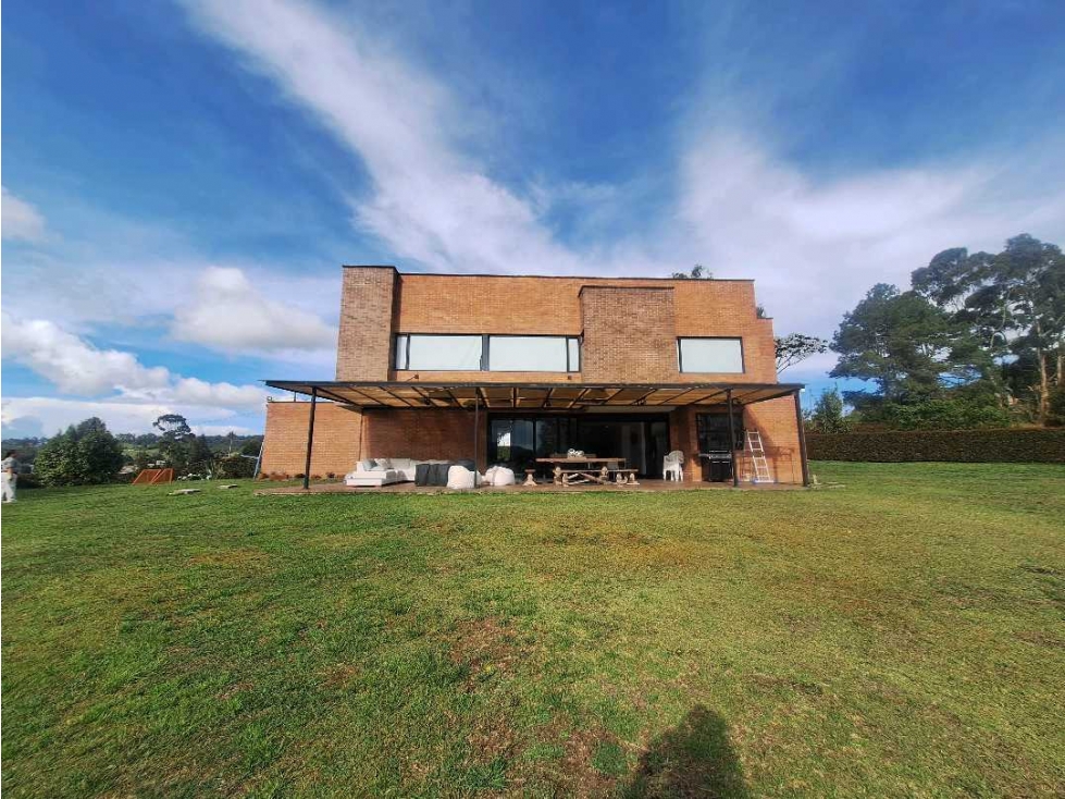CASA PARA ARRIENDO.CERCA A UNIVERSIDAD EIA