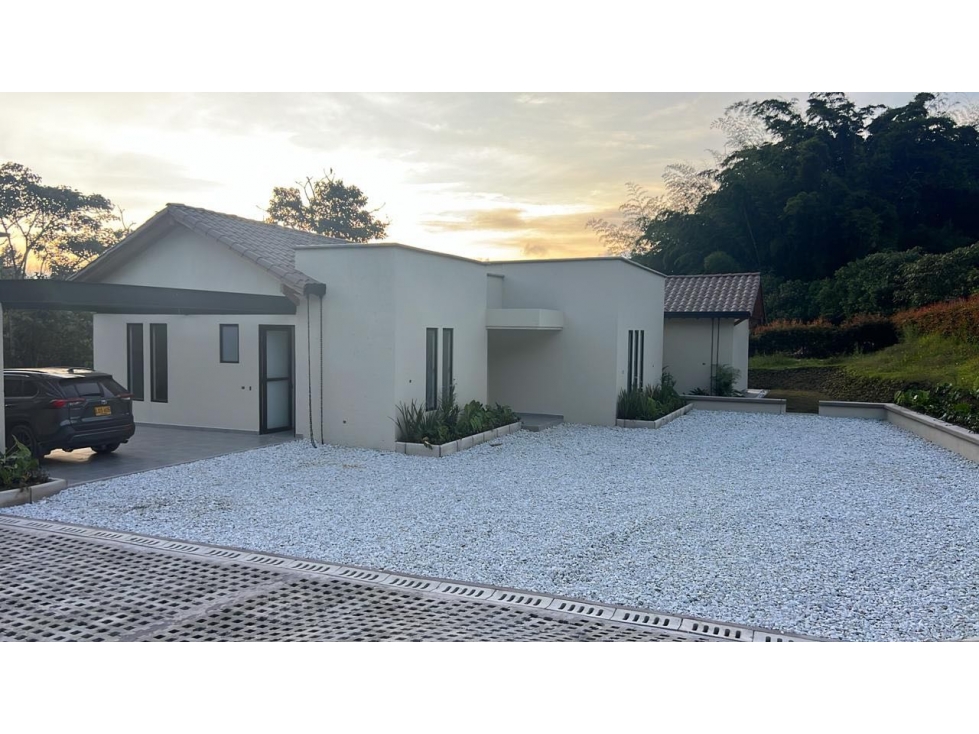 Casa para estrenar en parcelación en Marinilla vereda Gaviria — foto 3