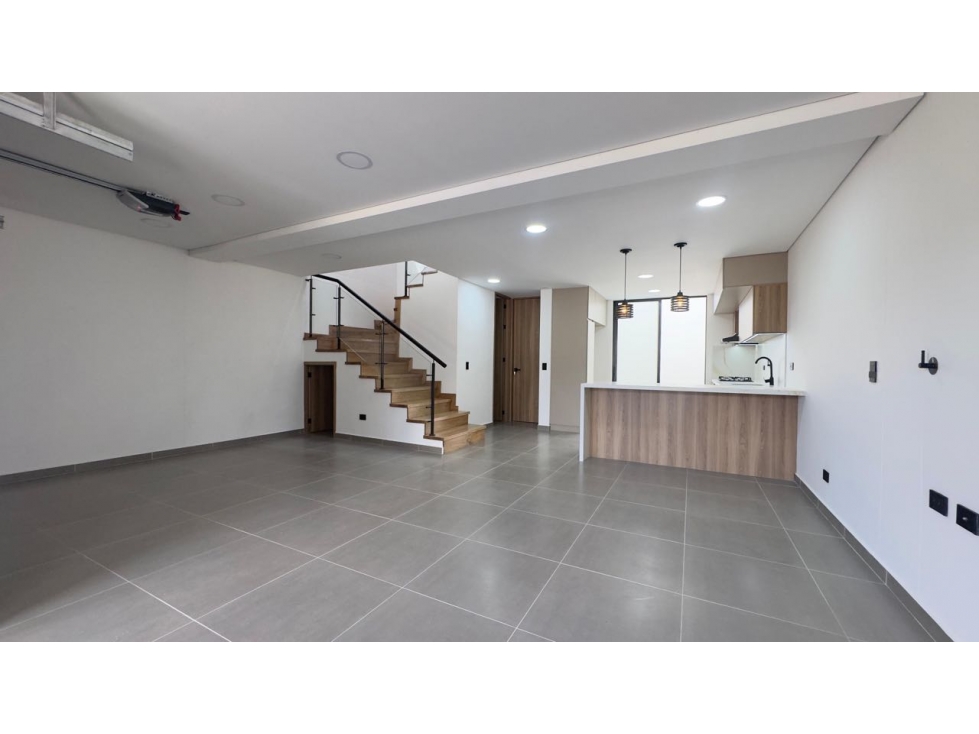 Casa para estrenar en Urbanización abierta La Ceja (Ant)