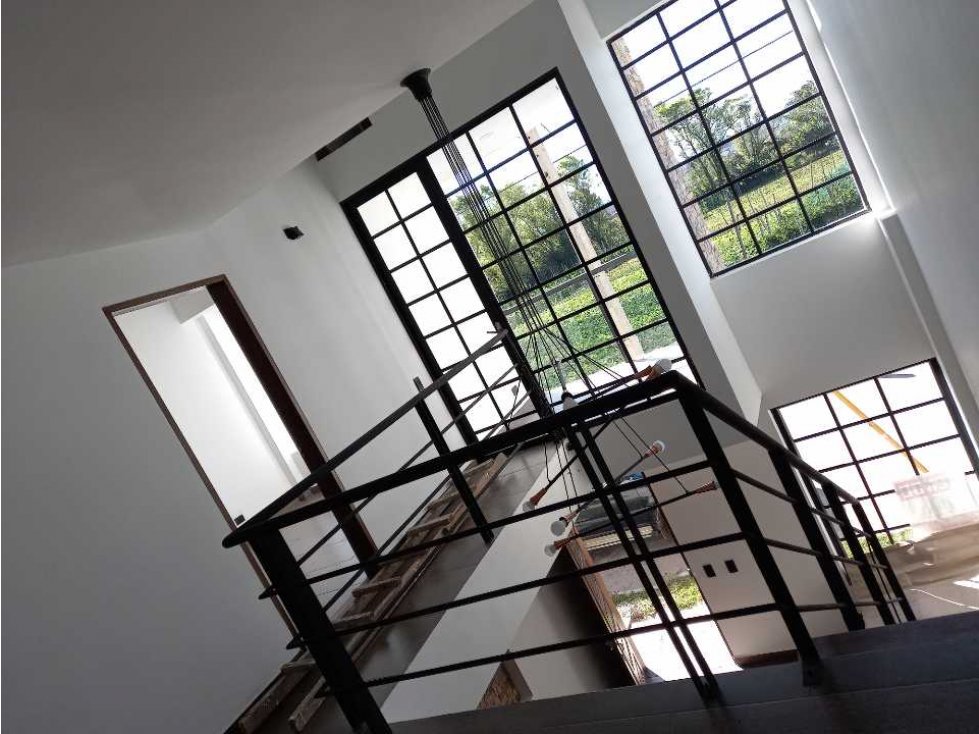 CASA PARA ESTRENAR EN VENTA DE TRES (3) PLANTAS EN EL CARMEN DE VIB - 1