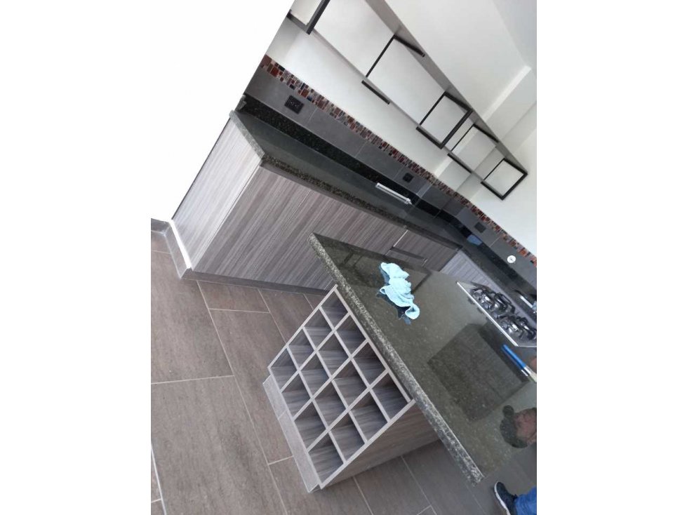 CASA PARA ESTRENAR EN VENTA DE TRES (3) PLANTAS EN EL CARMEN DE VIB - 4