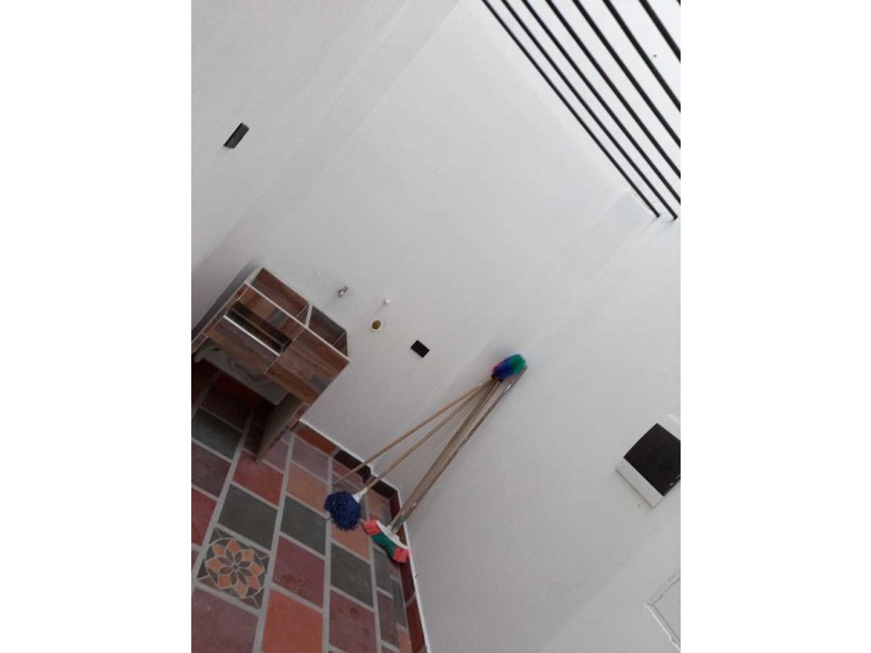 CASA PARA ESTRENAR EN VENTA DE TRES (3) PLANTAS EN EL CARMEN DE VIB - 5
