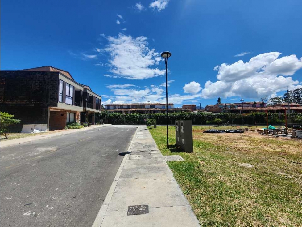 Casa para estrenar, excelente Urbanización cerrada