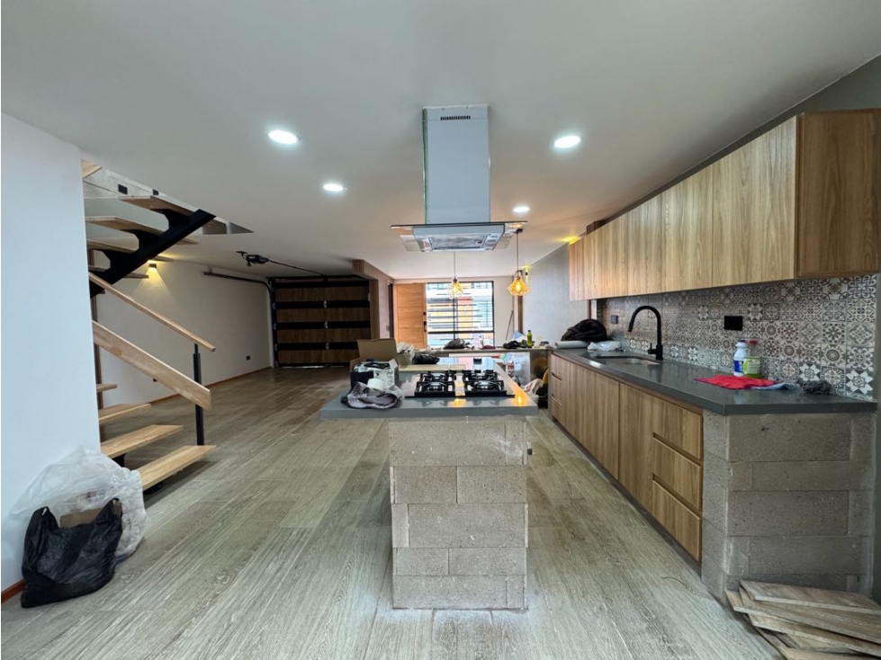 VENDEMOS CASA EN LA CEJA NUEVA JARDINES DE LA PRADERA