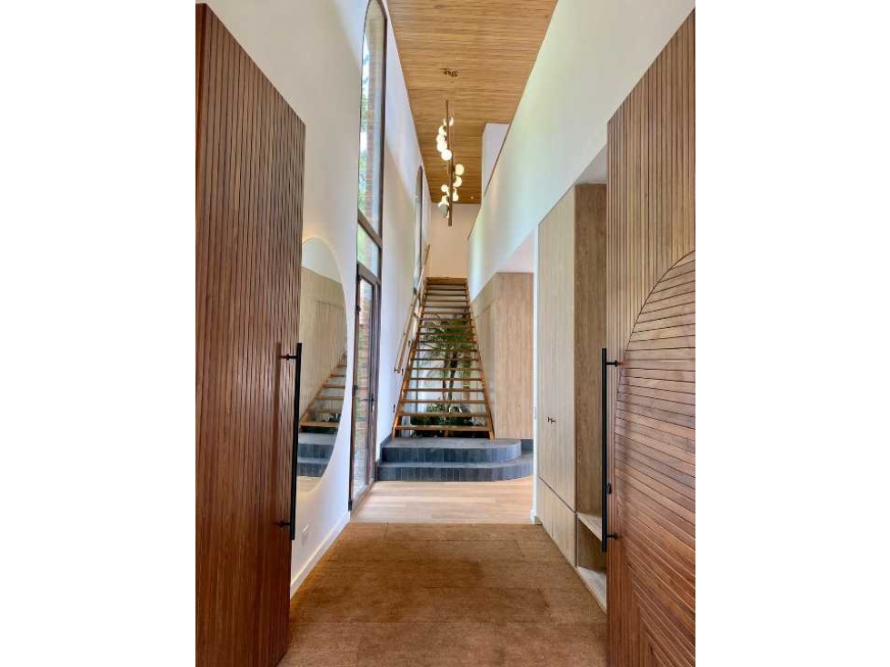 Casa en palmas, para Venta o Renta con vista a Medellin.