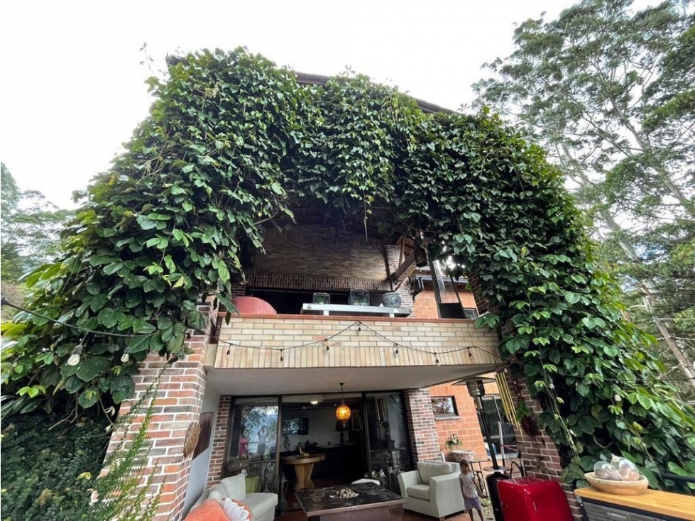 Casa Amoblada en Arriendo en Envigado sector Loma del Chocho
