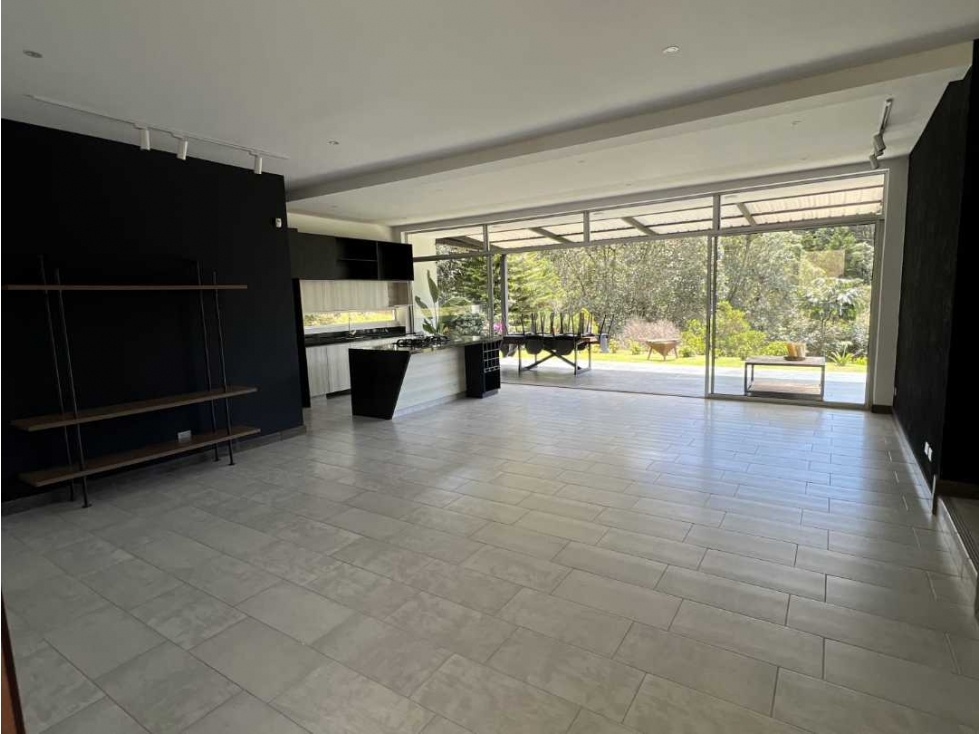 CASA PARA LA RENTA EN GUARNE VÍA AEROPUERTO — foto 2