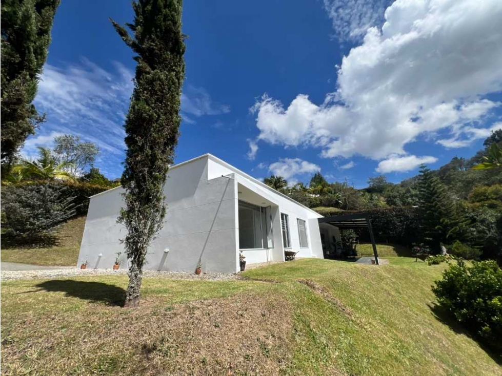 CASA PARA LA RENTA EN GUARNE VÍA AEROPUERTO — foto 4