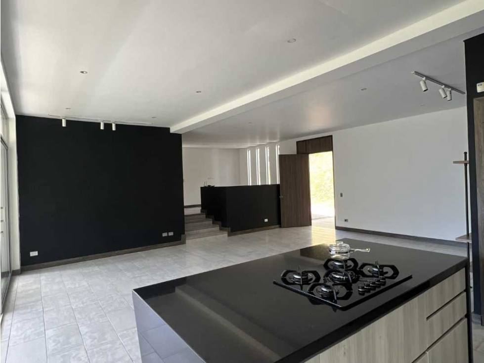 CASA PARA LA RENTA EN GUARNE VÍA AEROPUERTO — foto 6