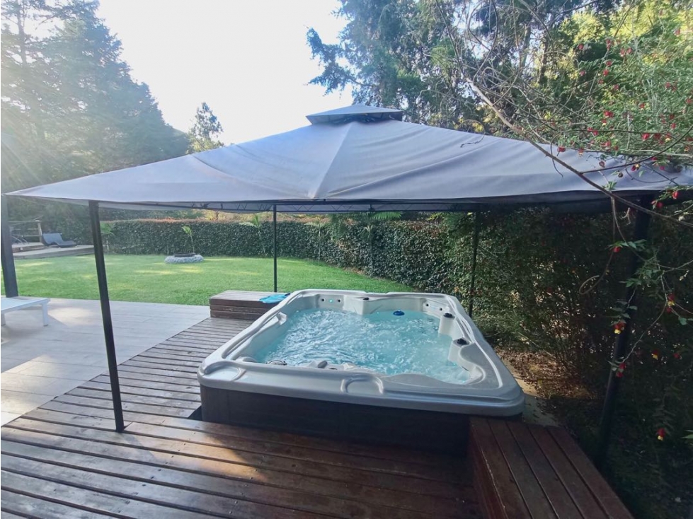 Casa para la Renta en la Ceja Tequendamita con Jacuzzi