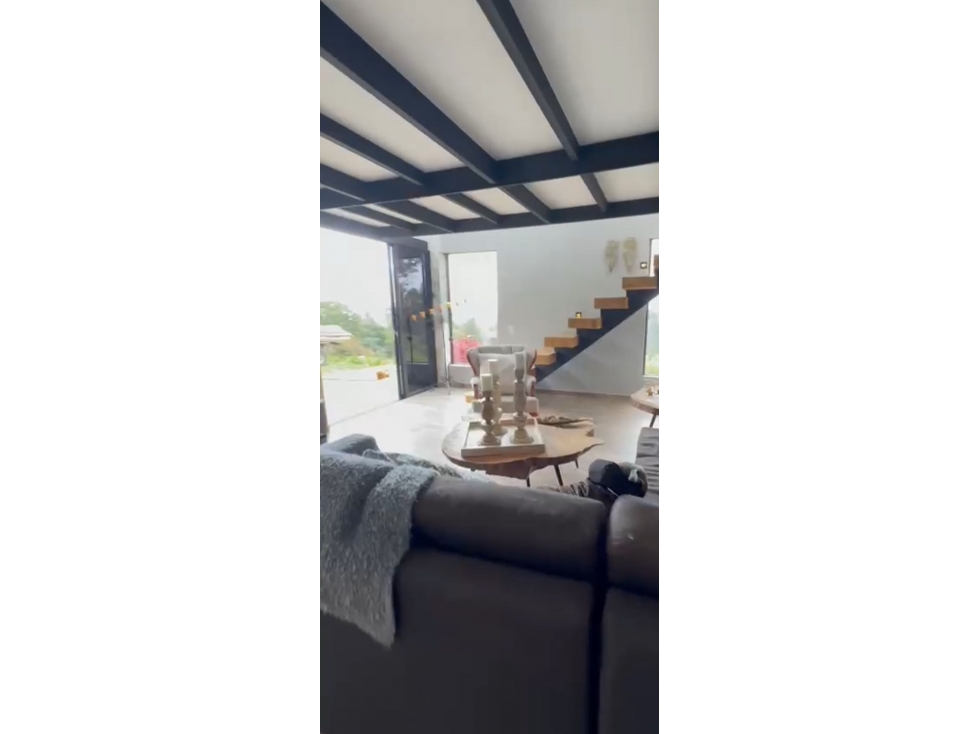Casa para la renta en Loma del Escobero Alto (*)