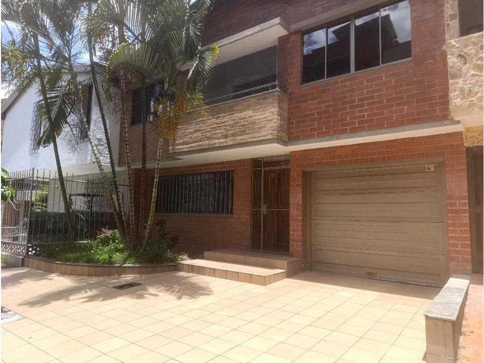 CASA PARA LA RENTA EN LOS COLORES (USO COMERCIAL) — foto 3