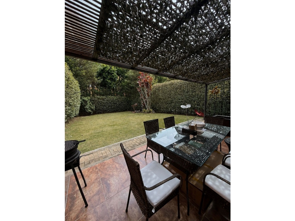 SE ALQUILA CASA EN ENVIGADO SECTOR BENEDICTINOS, AMPLIA ZONA VERDE. — foto 3