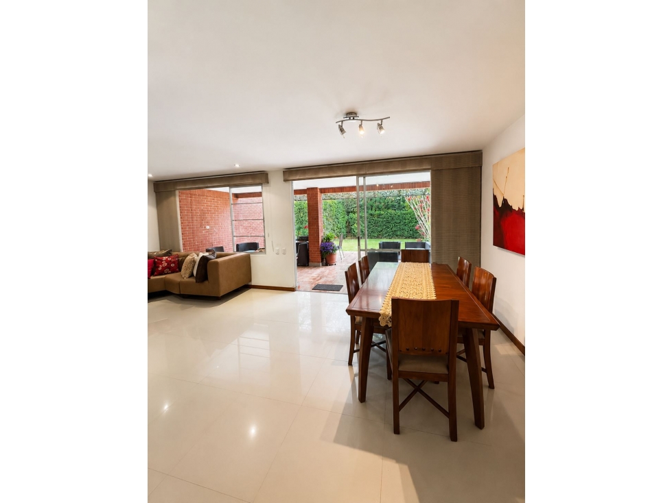SE ALQUILA CASA EN ENVIGADO SECTOR BENEDICTINOS, AMPLIA ZONA VERDE. — foto 4