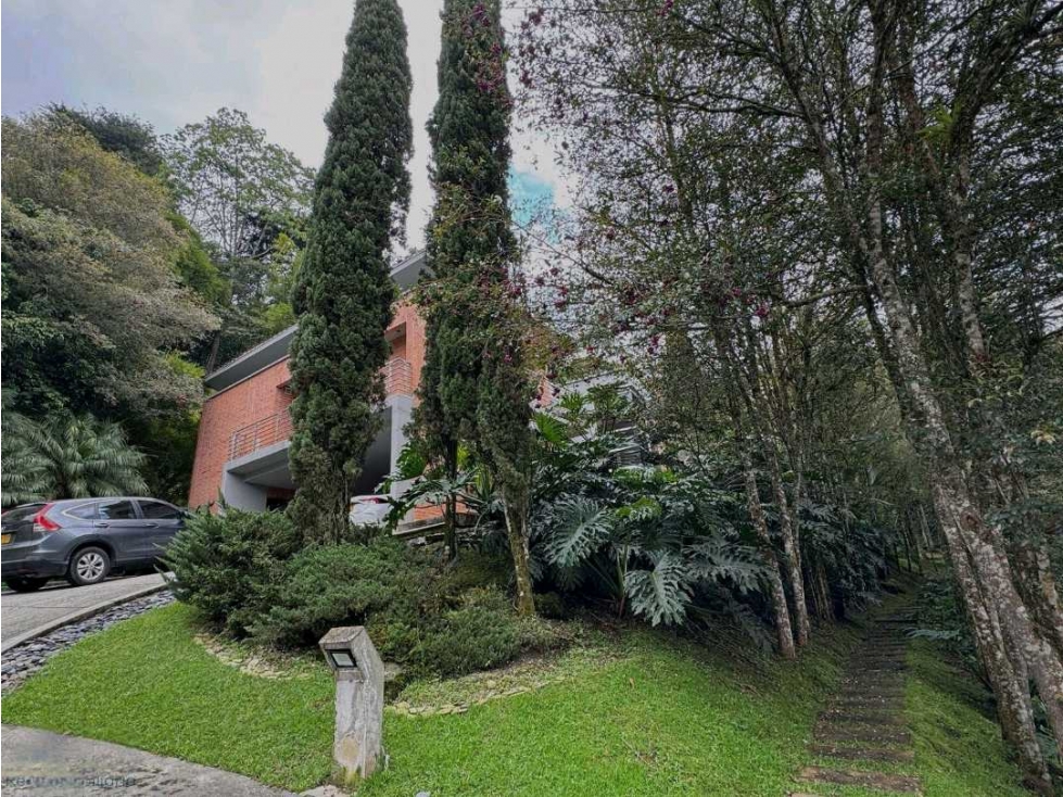 CASA PARA LA VENTA EL POBLADO SECTOR BALSOS