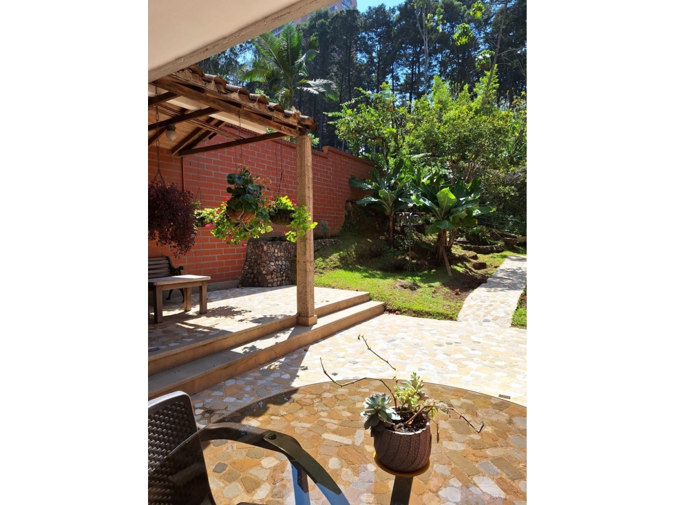 Casa para la venta El Poblado Cola del Zorro campestre y silenciosa — foto 4