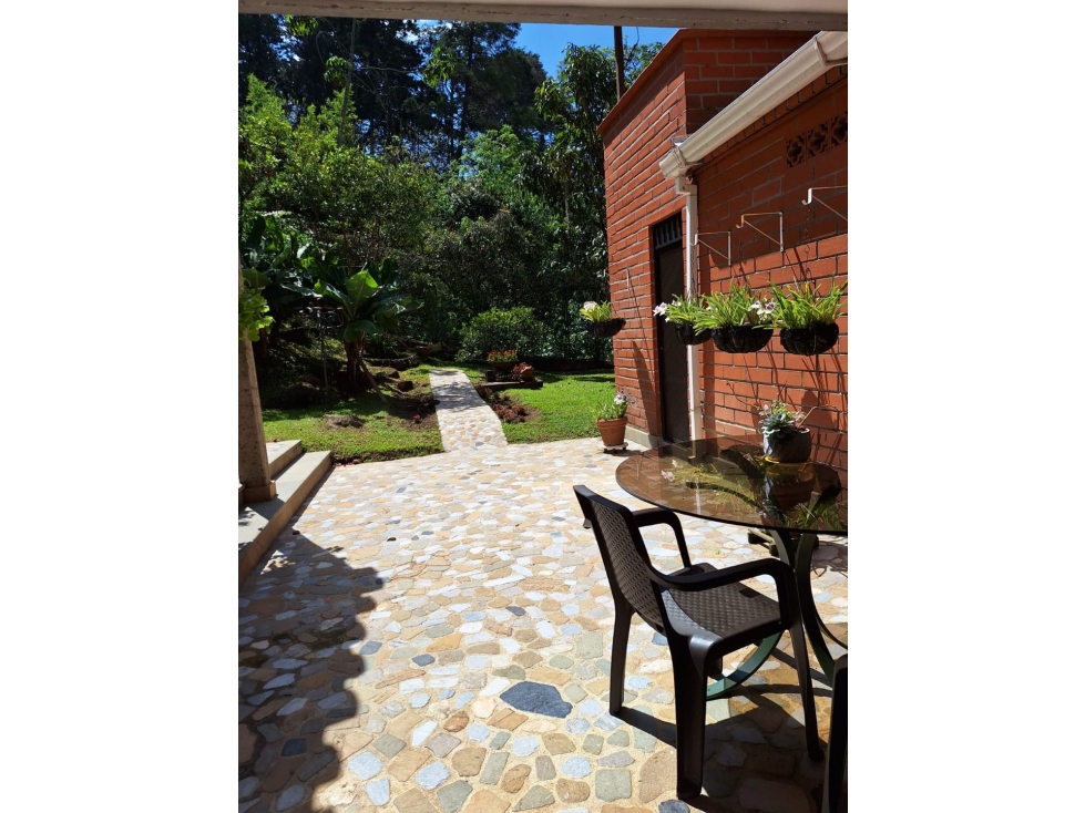 Casa para la venta El Poblado Cola del Zorro campestre y silenciosa — foto 5