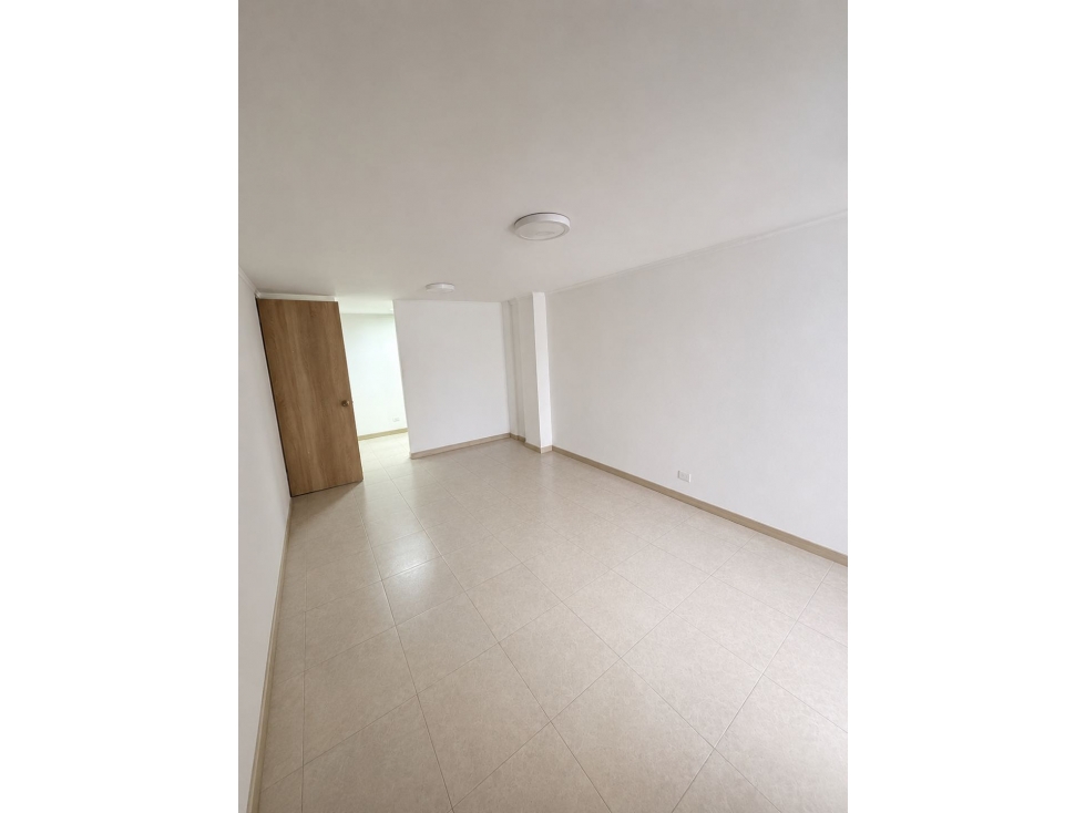 CASA PARA LA VENTA EN ENVIGADO, EN EL DORADO. PARTE PLANA..