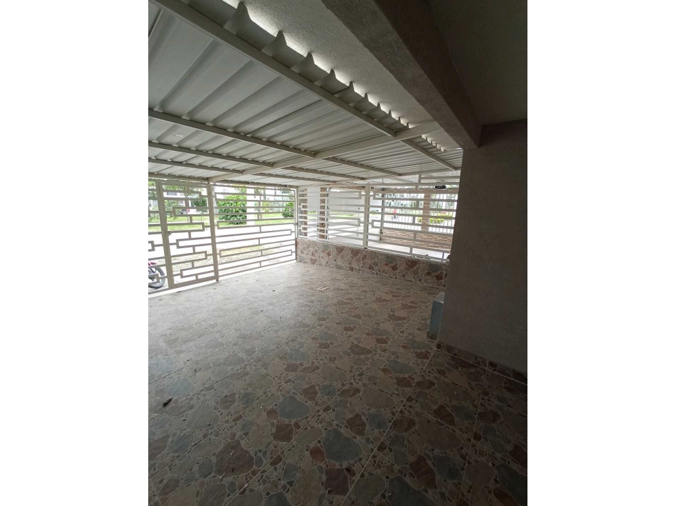 Se Vende casa dos niveles / Doral de la Italia — foto 3