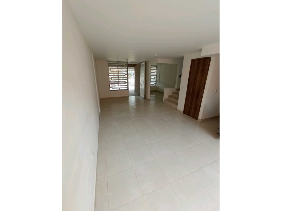 Se Vende casa dos niveles / Doral de la Italia — foto 6