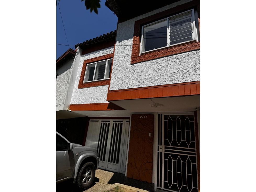 Casa en Arriendo en Medellín Simón Bolívar Laureles — foto 2